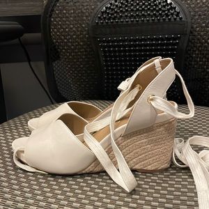 Gorgeous aerosoles sandals